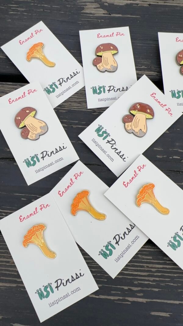 Mushroom enamel pin set – Porcini and Chanterelle by Iisi Pinssi
